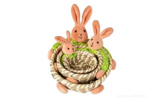 Velikonoční dekorace ošatka s veselými zajíci 3ks Dedra
